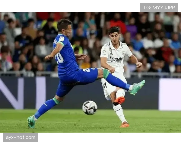 西甲降级区球队状态回暖，奋力拼搏成保级关键