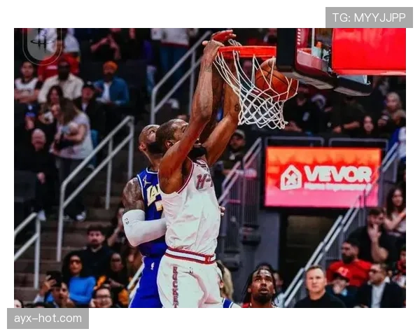 韦德无球跑位提升进攻效率拉开队友得分空间